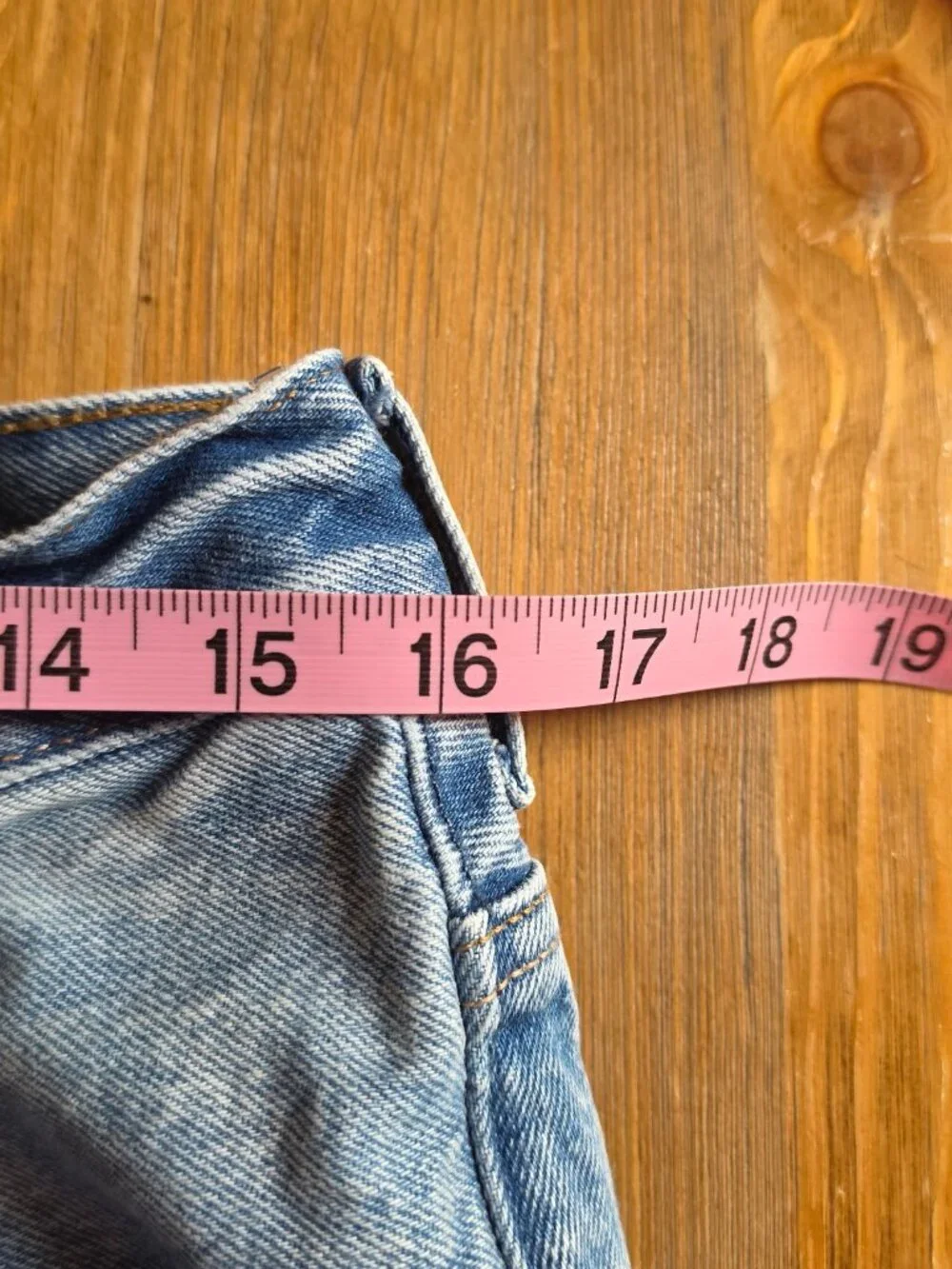 Hollister Super Baggy Denim Shorts Light Wash Distressed W31 Jean Shorts